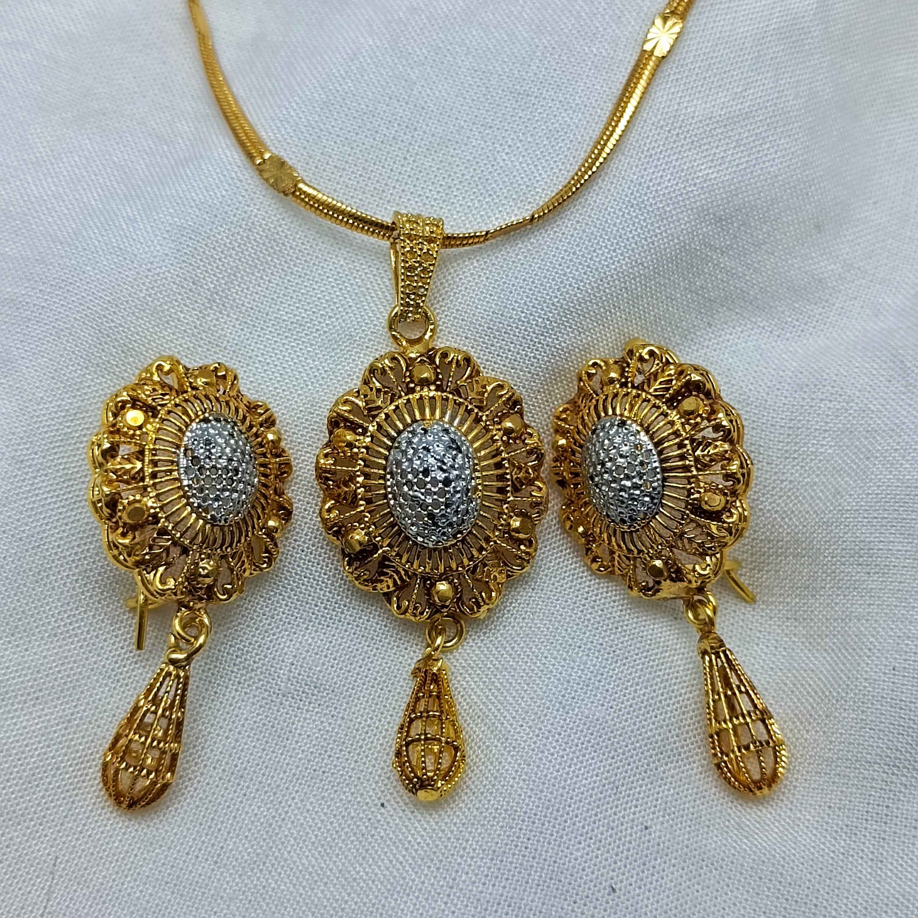 Traditional Locket set