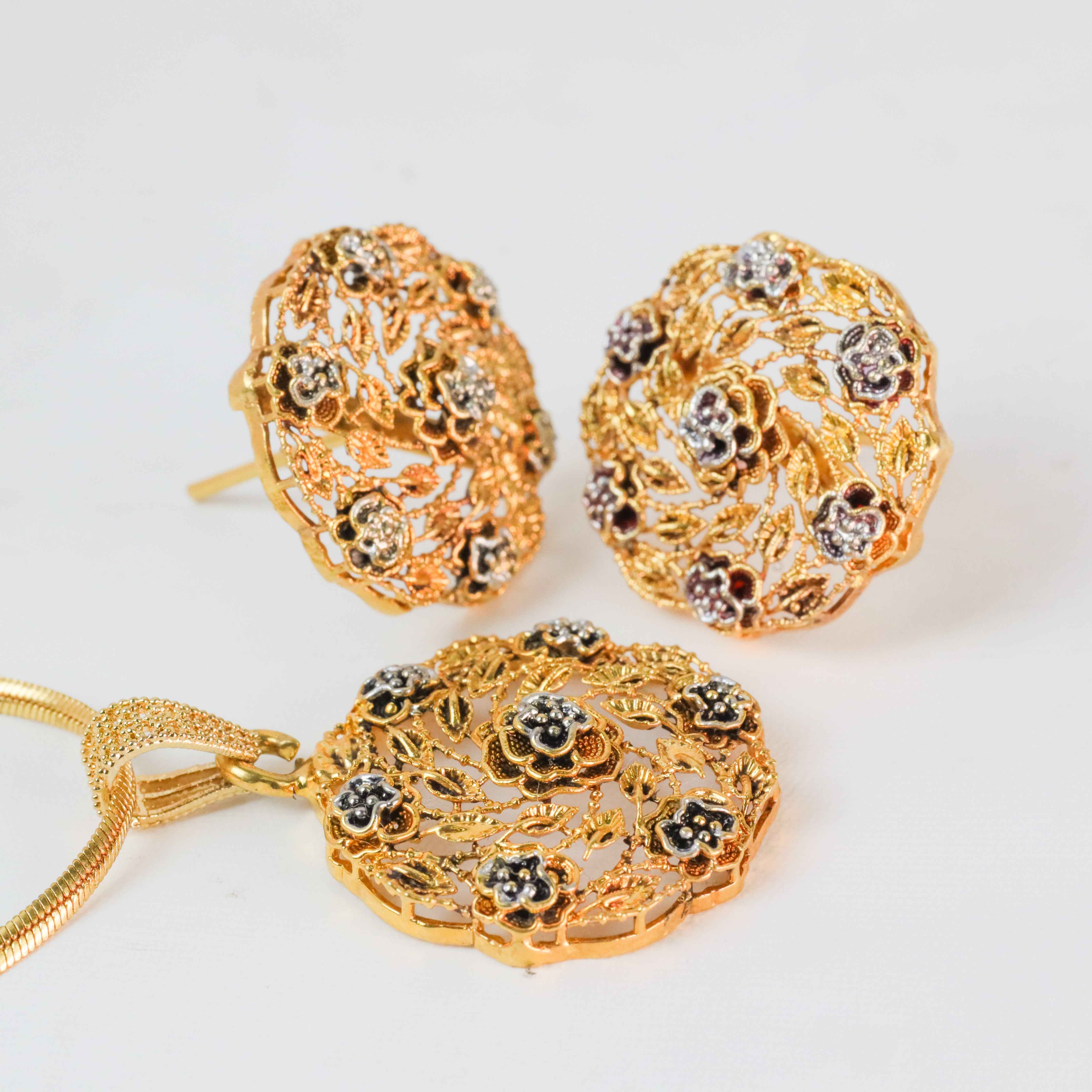 Gold Plated Handmade Floral Pendant Set
