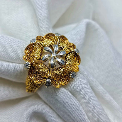 Beautiful flowers ring