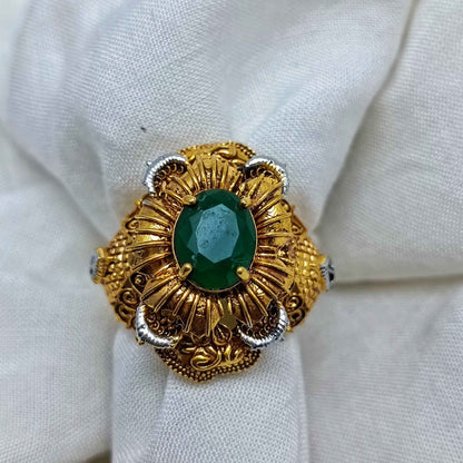 Beautiful emrald ring