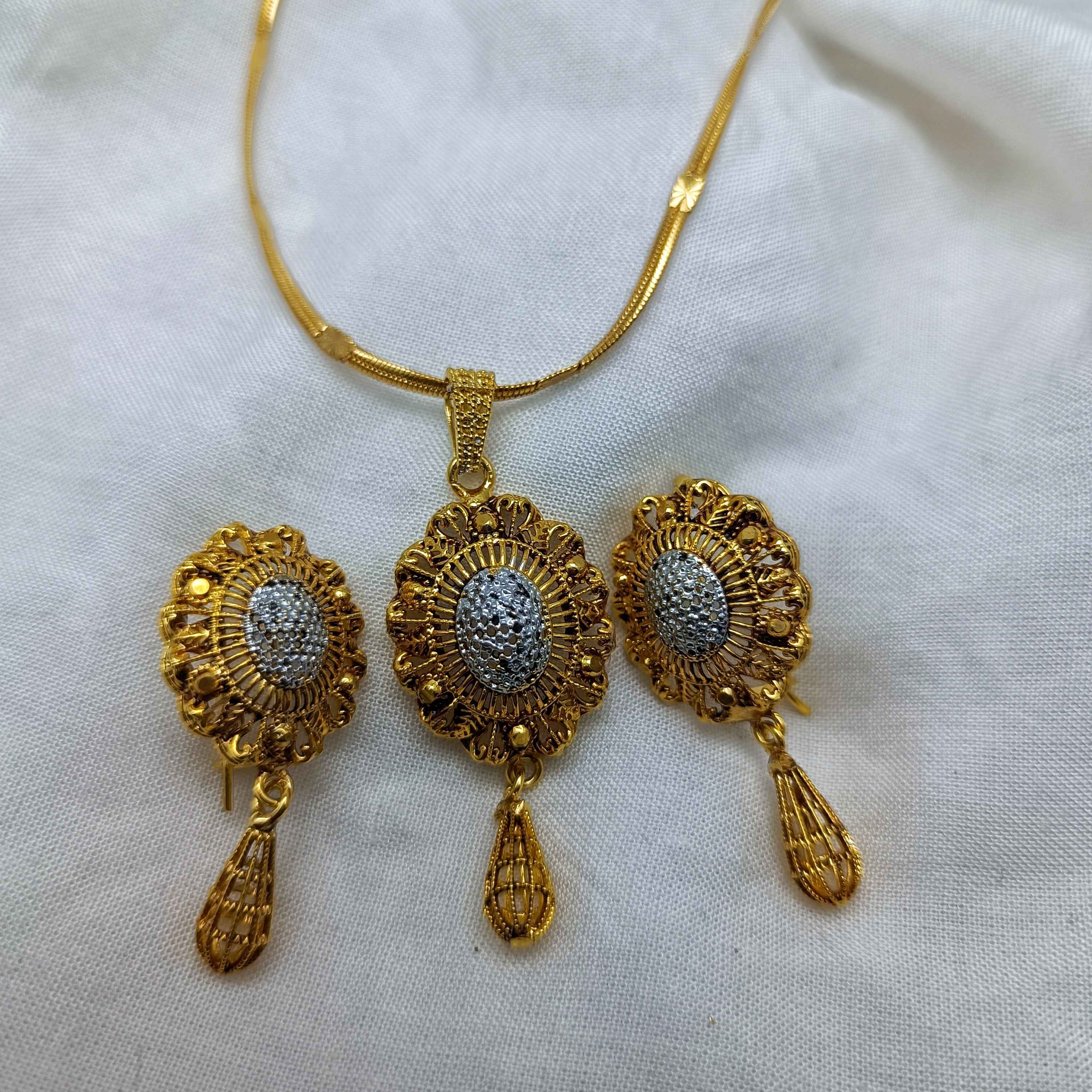 Traditional Locket set