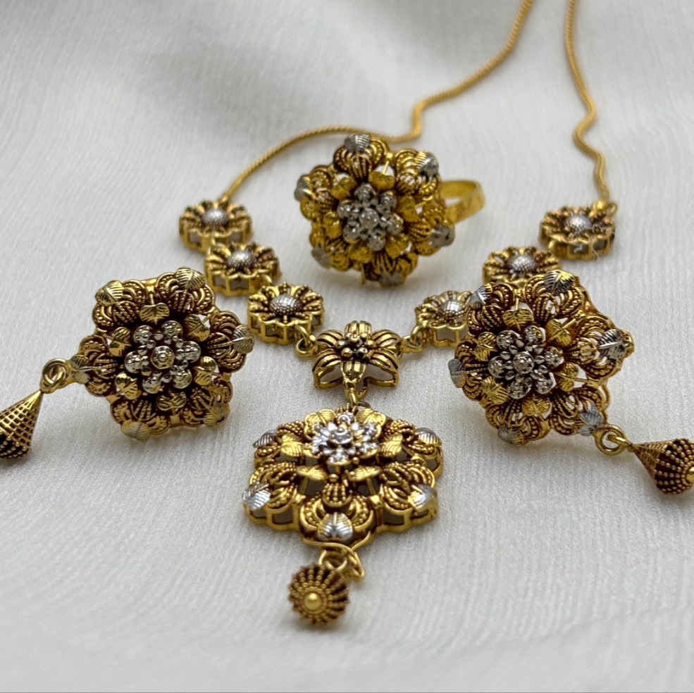 Royal Bloom Necklace Set