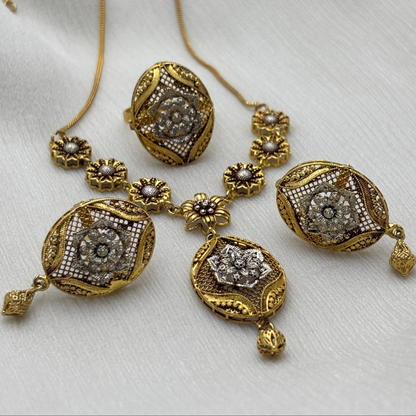 Antique Gold-Plated Oval Jewelry Set with Floral Filigree – Necklace, Earrings & Ring