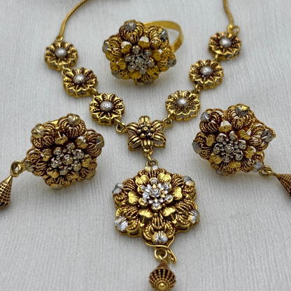 Royal Bloom Necklace Set