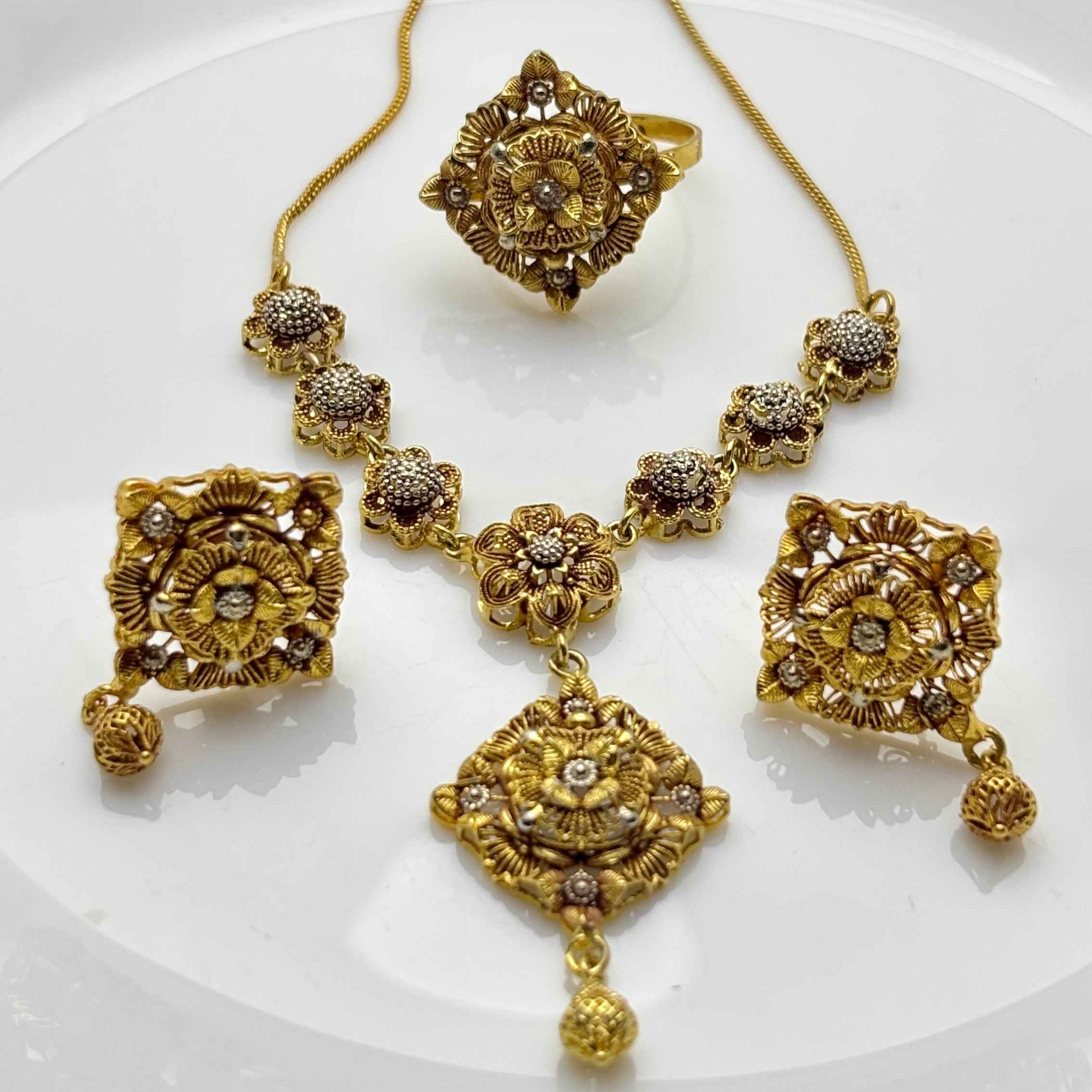 Antique Gold-Plated Jewelry Set with Floral Square Design – Necklace, Earrings & RingBloom Necklace Set