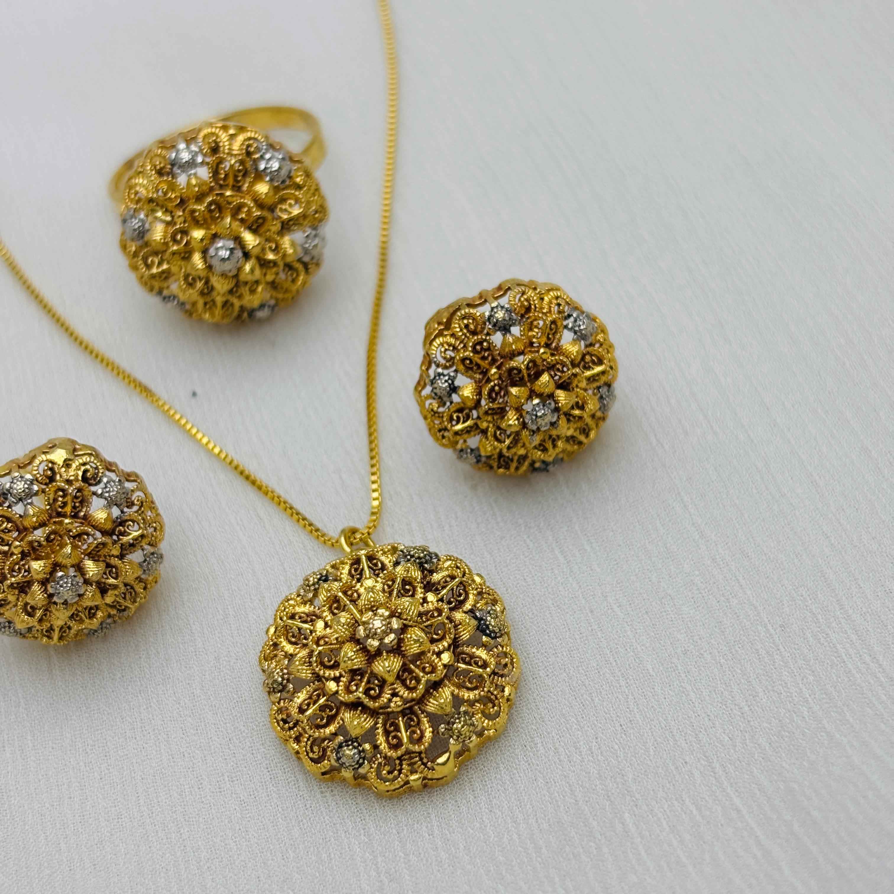 Royal Gold Finish locket Set